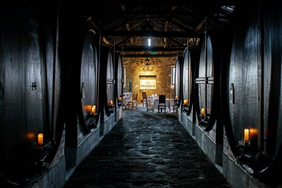 Porto: Fonseca Cellar Tour & Fado Show with Optional Dinner - Bin 27 and Siroco: The tasting is short, but the moment lands