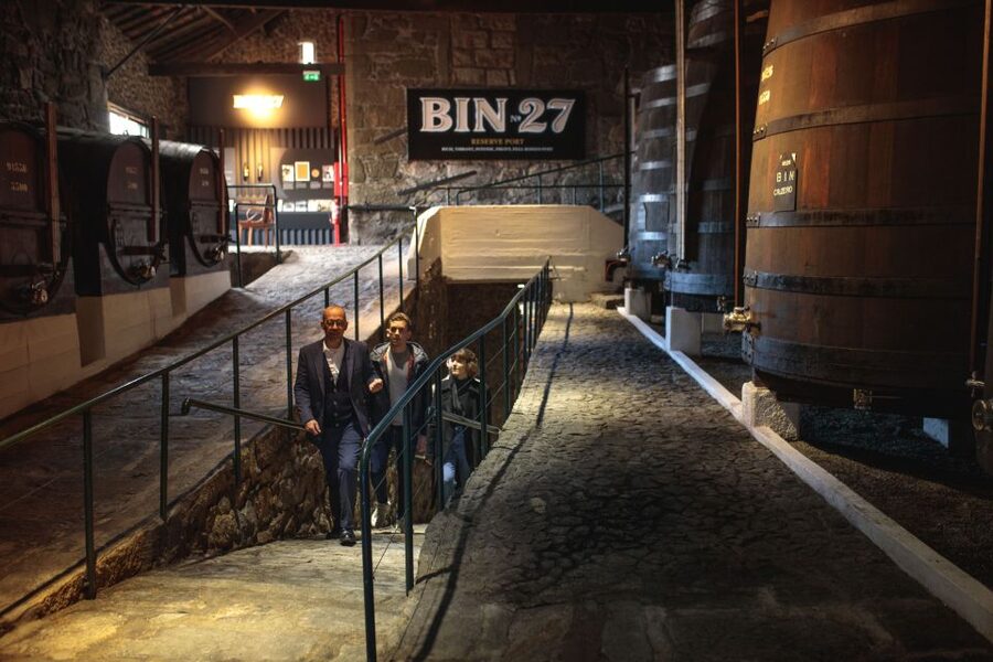 Porto: Fonseca Cellar Tour & Fado Show with Optional Dinner - Fado in a wine cellar: When culture and craft share the same room