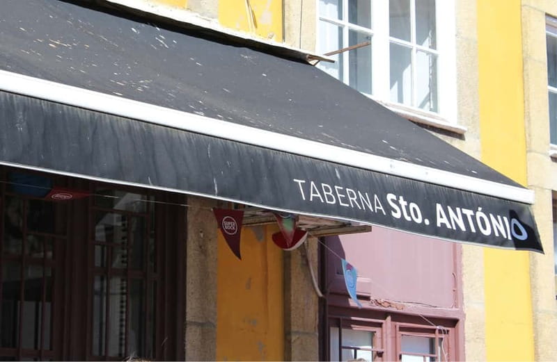 Porto: Food Tour with Tastings - Starting on Avenida dos Aliados, with Porto already on the move