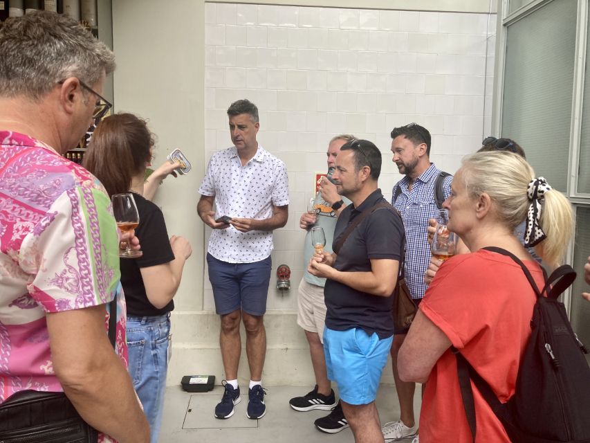 Porto food, wine and culture walking tour - max 8 pax - Porto food, wine, and culture on foot, not in a lecture hall