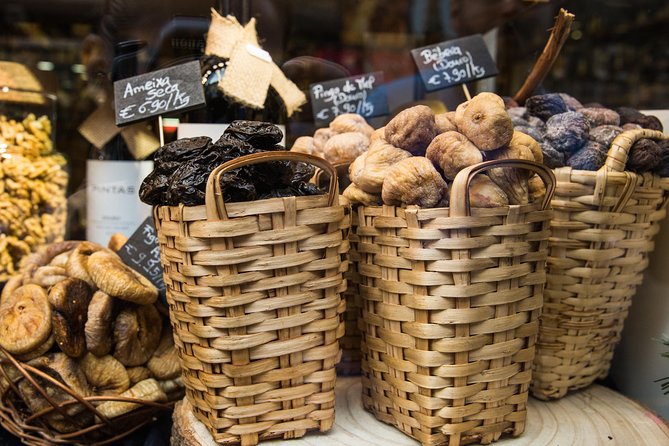Porto Food & Wine Tasting Tour with Lunch or Dinner Option - Port wine tasting at a wine bar with over 200 choices