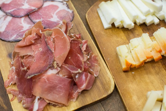 Porto Food & Wine Tasting Tour with Lunch or Dinner Option - What you actually eat and drink, mapped to the Porto classics