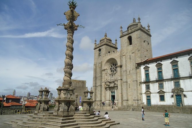 Porto Full Day City Tour Wine Tasting and Six Bridges Cruise - Lunch hour in Porto: you get time, but you choose what you eat