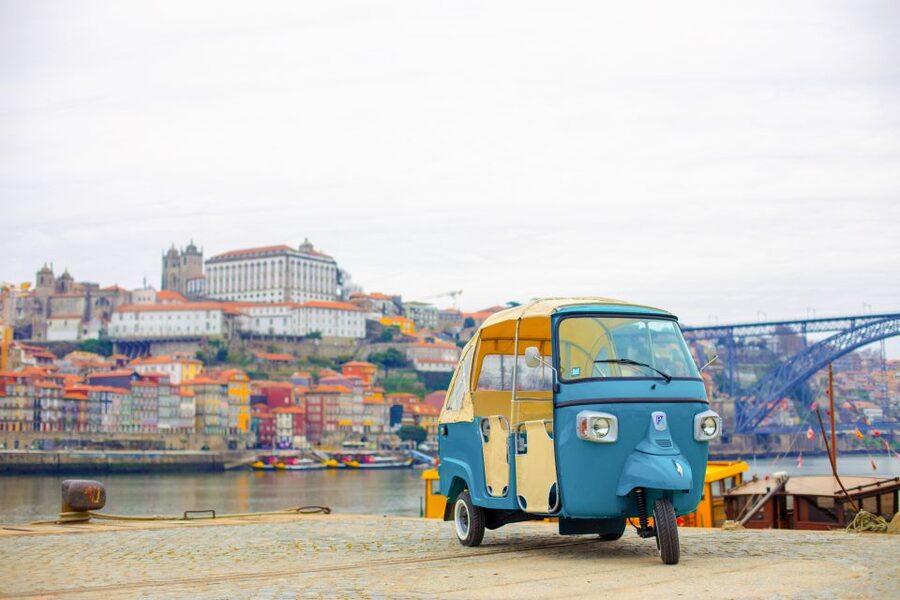 Porto: Full-Day Private Tuk Tuk Tour - Meeting in the Right Spot, Café Batalha to São João Theatre