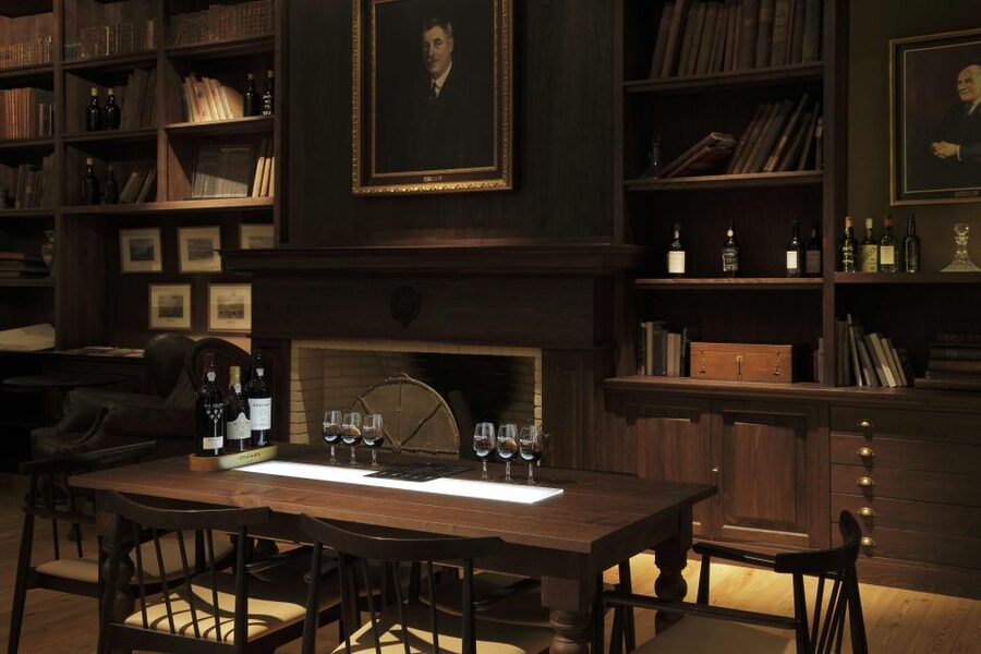 Porto: Graham's Port Lodge Tour & Vintage Room Wine Tasting - Key Things That Make This Tour Worth Your Time