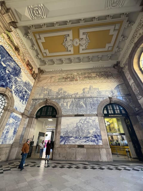Porto: Guided City Highlights Walking Tour - Miradouro da Vitória: your Douro River “wow” moment