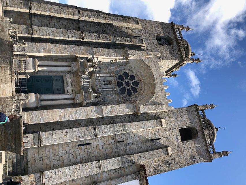 Porto: Guided City Walking Tour & Port Wine Cellar - Meeting Point and Timing: Small Details That Prevent Big Frustration