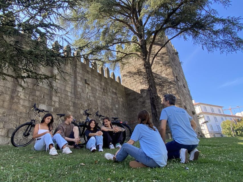 Porto: Guided e-bike tours in Porto and Gaia - Riding Porto and Gaia by e-bike, from Praça da Batalha to the Douro edge
