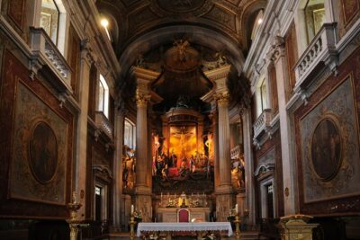 Guimaraes & Braga Small Group Tour with Lunch and Tickets