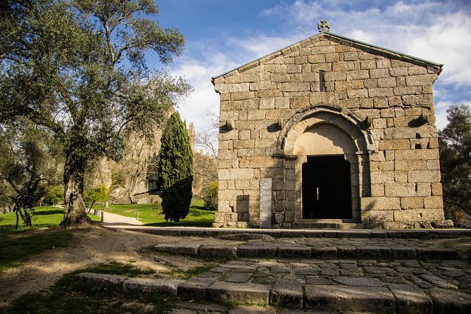 Porto: Guimaraes & Braga Small Group Tour with Lunch and Tickets - Bom Jesus do Monte: Baroque stairs, chapels, and a historic funicular