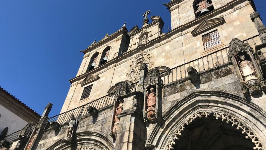 Porto: Guimarães & Braga Tour with Entry Tickets and Lunch - Walking time in Guimarães: UNESCO streets and medieval atmosphere