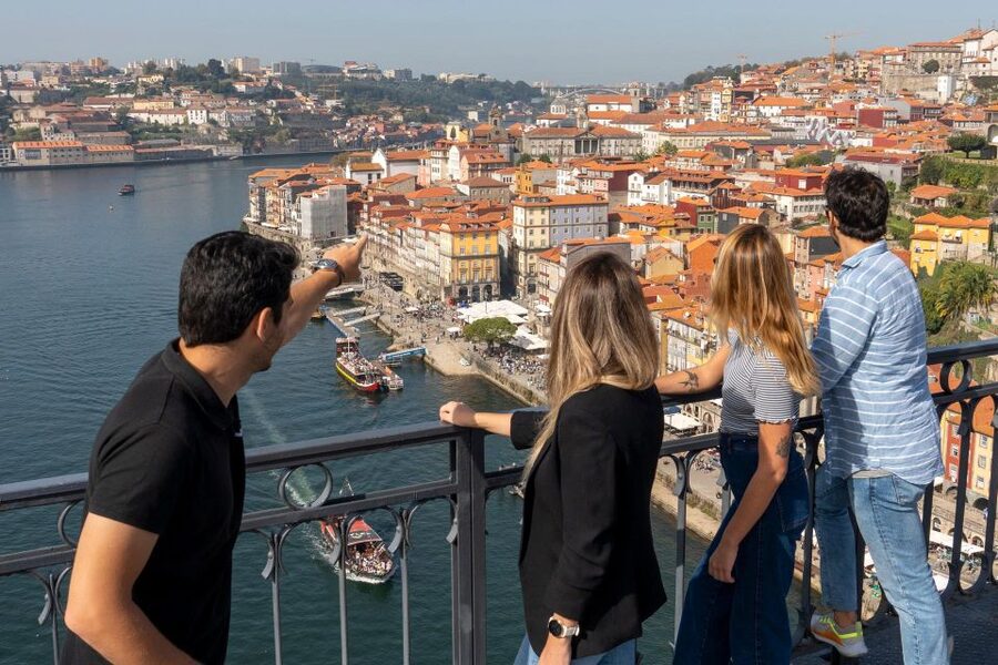 Porto: Helicopter Ride, Guided Walking Tour & River Cruise - Practical Tips for a Smooth Day at Cais da Ribeira