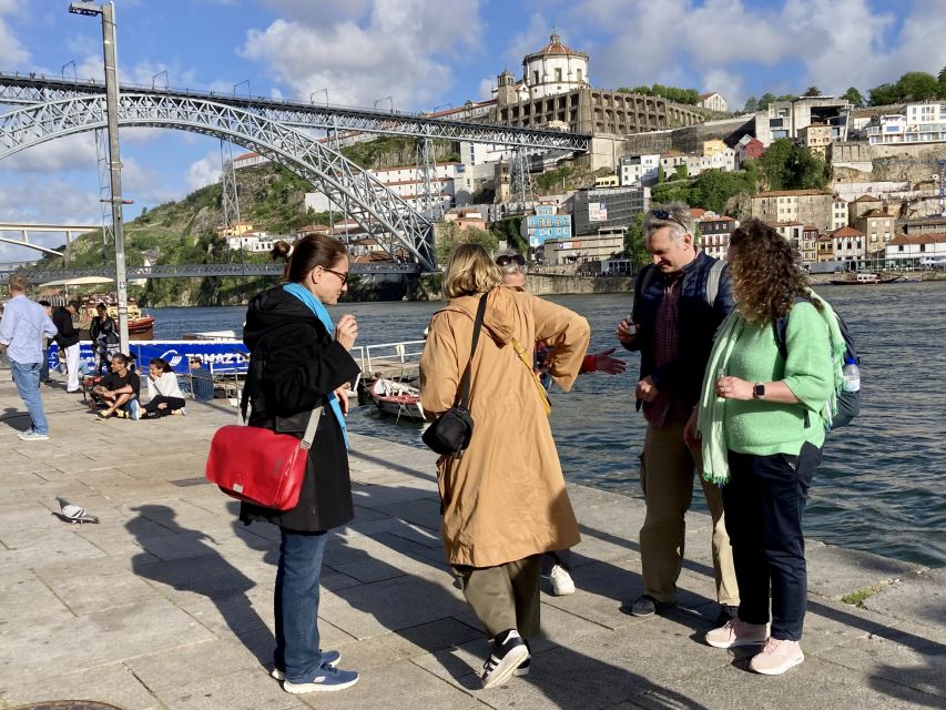 Porto: Highlights & hidden gems Walk - max 10 - Rua das Flores and the small streets locals actually use