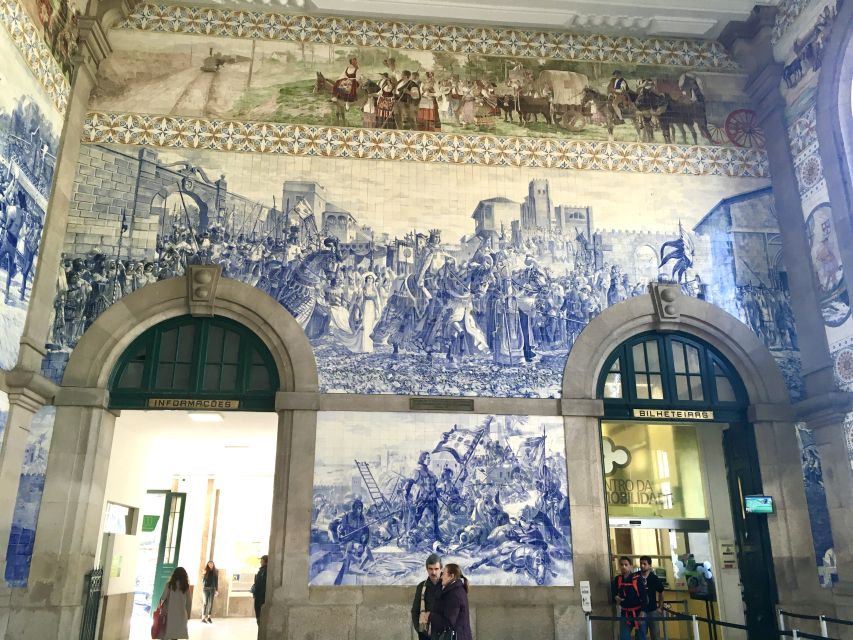 Porto: Highlights & hidden gems Walk - max 10 - Rua das Aldas viewpoint: quick photo stop, big city payoff