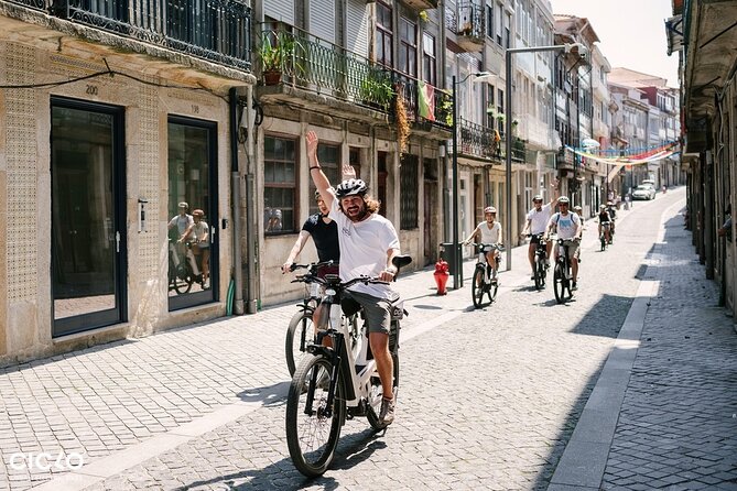 Porto Highlights in 3 Hours E-Bike Tour - Historical, Sightseeing - Catedral do Porto: an ancient anchor in the middle of a cycling loop