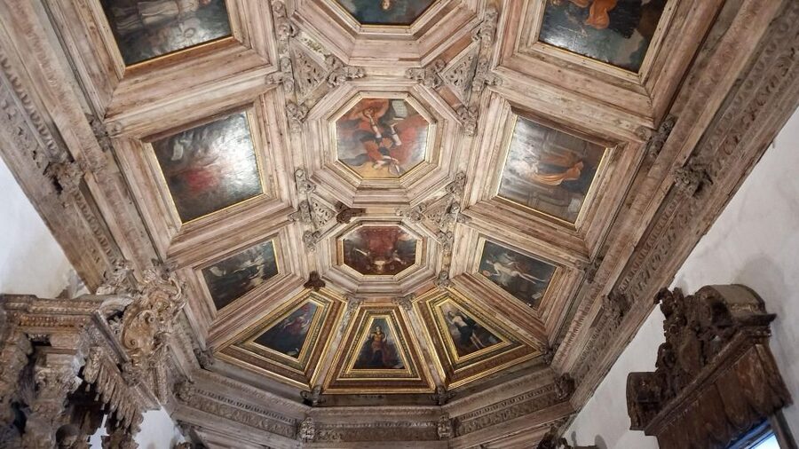 Porto Historic Center: Private Walking Tour & Cathedral - Price and logistics: what $87 buys you, and what it does not