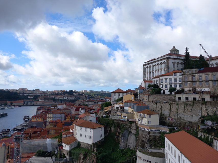 Porto Historic Center: Private Walking Tour & Cathedral - São Bento Station azulejos: history you can read with your feet