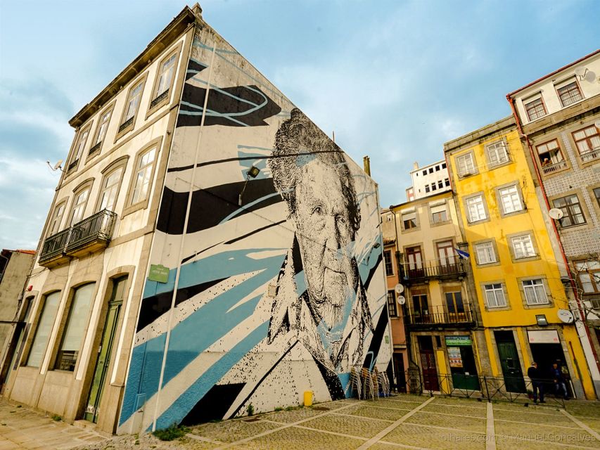 Porto: Historic e-Bike Tour with a guide - Starting in Miragaia: you get moving fast, not lost