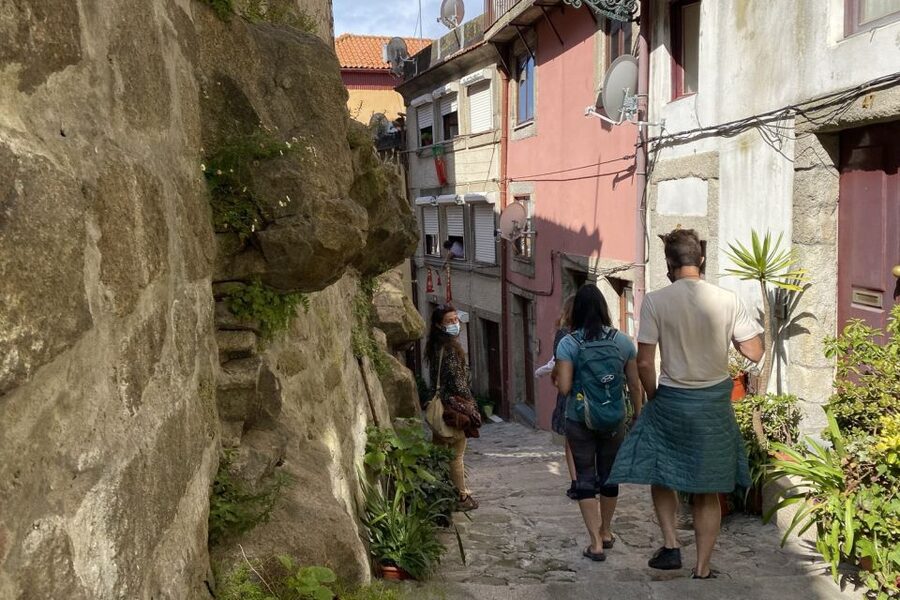 Porto: Historical Center Walking Tour - Wine, Bread, and Olive Oil Tasting That Makes Sense