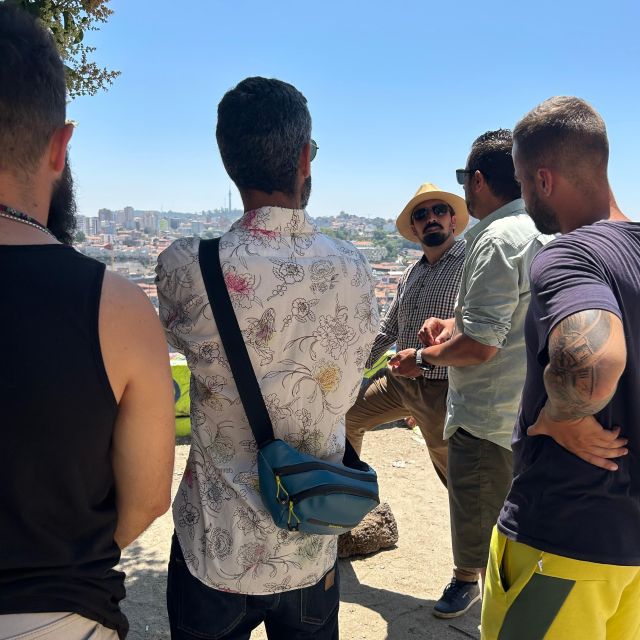 PORTO: Historical Walking Tour - Porto wine, bread and olive oil, and the Virtudes picnic box option