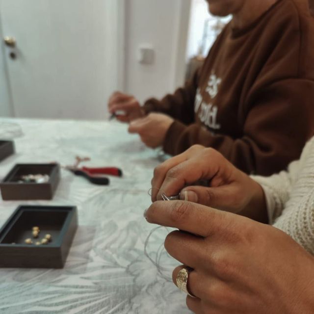 Porto: Jewelry Workshop at Antero de Quental - Choosing Stones: Turquoise, Jasper, and Your Personal Color Story