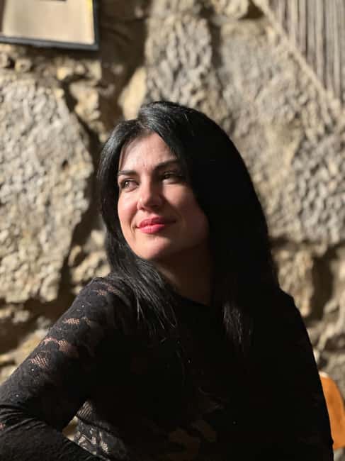 Porto: Live Fado Concert with Glass of Tawny Port Wine - Coimbra Fado: Student Culture in Song, With a Male Voice at the Core