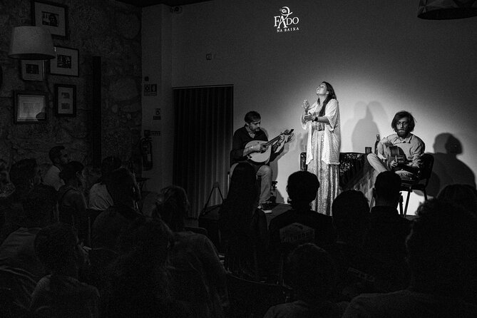 Porto: Live Portuguese Fado Experience with Port Wine - How the hour is structured (so you know what to expect)