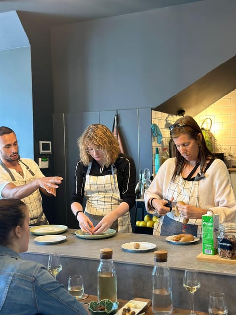 Porto: Local Market Tour & Cooking Class/Showcooking - Key things that make this tour worth your time