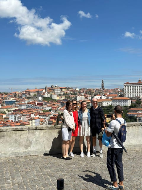 Porto: Local Market Tour & Cooking Class/Showcooking - Small group energy: why the guides matter