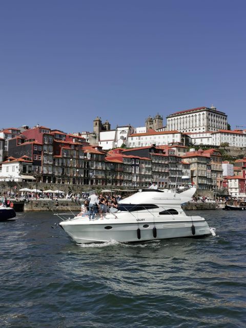 Porto: Luxury Yacht Tour of the 6 Bridges and Douro Estuary - Meeting at Vila Nova de Gaia, then getting settled fast