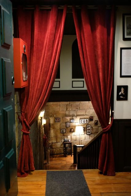Porto Moonlight Walk & Fado Dinner - Inside the 14th-century Fado house connected to Amalia Rodrigues