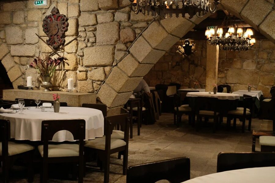 Porto Moonlight Walk & Fado Dinner - Dinner, wine, Port, and coffee, with a reservation-only flow