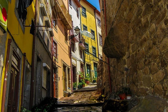 Porto Old Jewish Quarters Half-Day Walking Tour - Guide Style, English, and How to Stay Comfortable