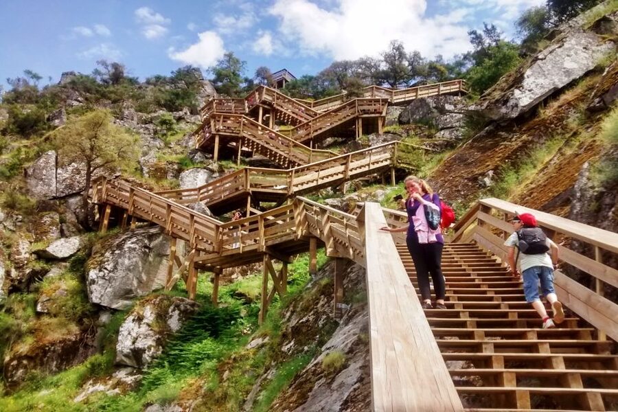 Porto: Paiva Walkways and Suspension Bridge Hike with Lunch - Arouca quick culture stop, the town beyond the trail