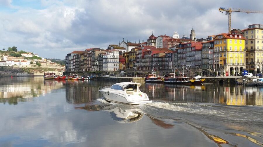 Porto: Passeio em iate privado no Douro com welcome drink - Why a 2-hour private Douro cruise works so well from Porto