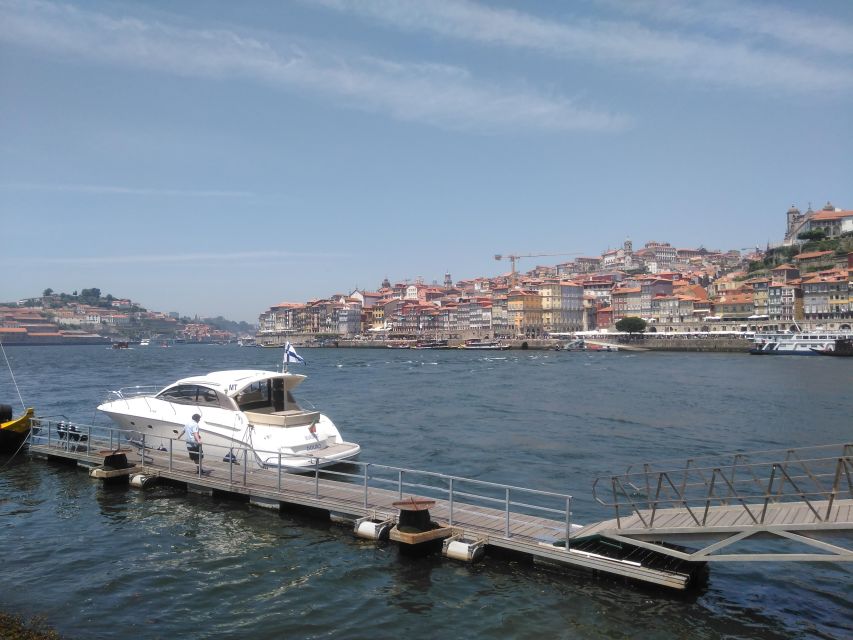 Porto: Passeio em iate privado no Douro com welcome drink - The route: from Marina do Freixo through Porto’s bridges