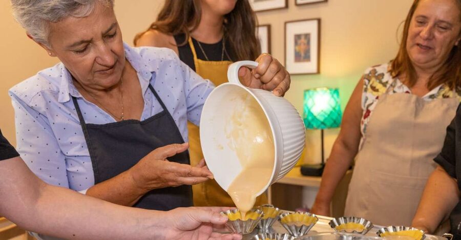 Porto: Pastel de Nata Cooking Class with Grandma's Recipe - The hands-on flow: a calm class where everyone gets a job