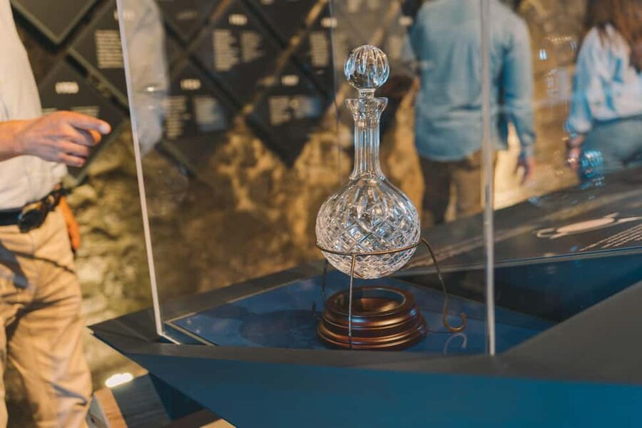 Porto: Port Cellar Visit and Wine Tasting at Fonseca - Your self-guided walk through 200-year-old Fonseca spaces
