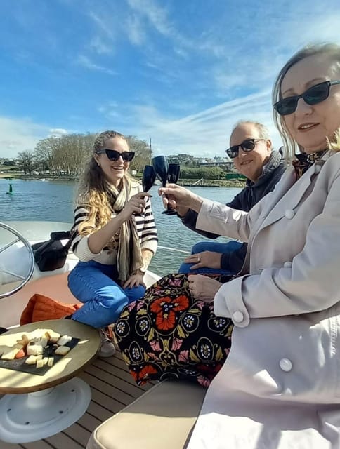 Porto: Private 6 Bridges Tour, welcome drink & sunset option - Foz do Douro timing, a short scenic pause for sunset or soft light