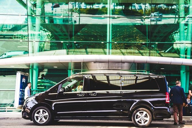 Porto Private Airport Arrival Transfer - From customs to your car, with no scavenger hunt