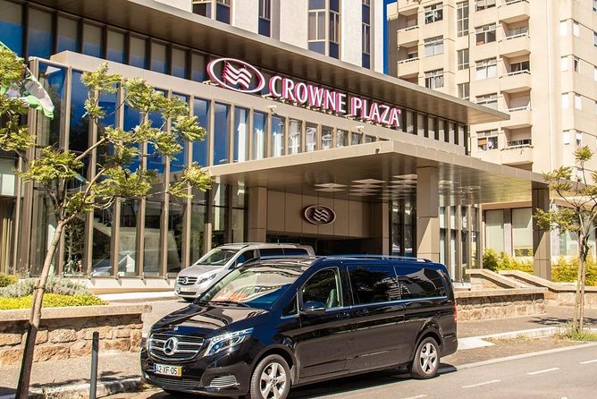 Porto Private Airport Arrival Transfer - Dropping you in Porto and Vila Nova de Gaia