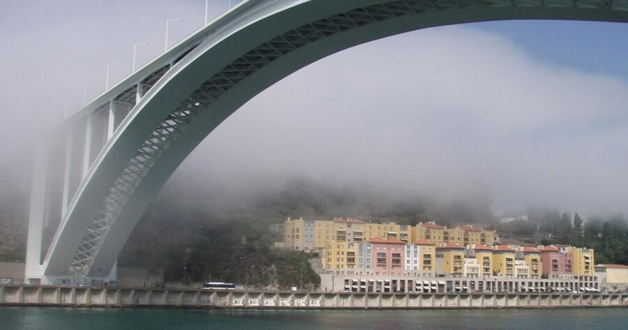 Porto: Private Bike Tour with a Local Guide - Meet your bike in Miragaia, right on the riverbank