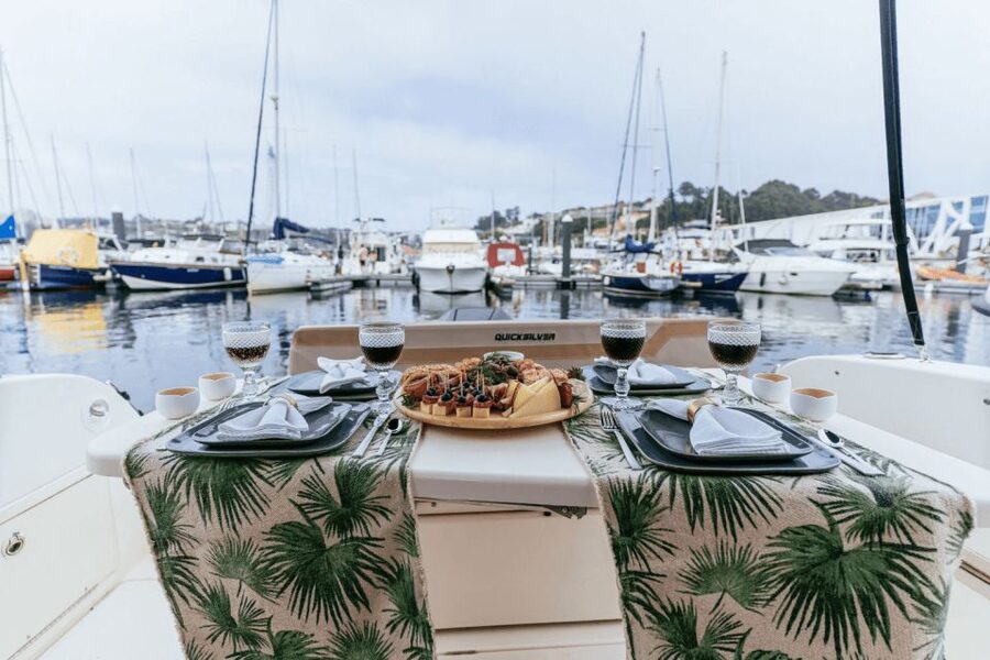 Porto: Private Boat Tour in Douro River - The Boat Setup, Crew, and What You Get for the $250 Group Price