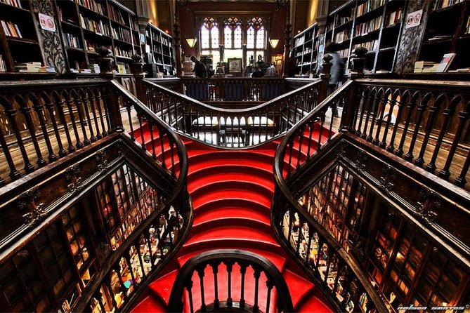Porto: Private Guided Walking Tour - Livraria Lello Fast Track Entry: How to Make the Most of the Bookstore
