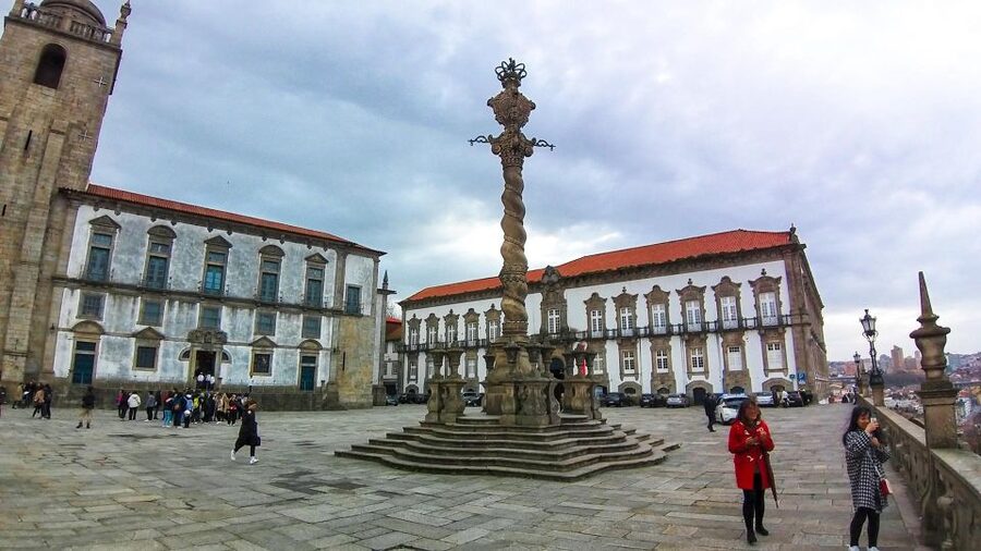 Porto private morning Tour, see the most iconic attractions - Mercado do Bolhão, where local food feels real