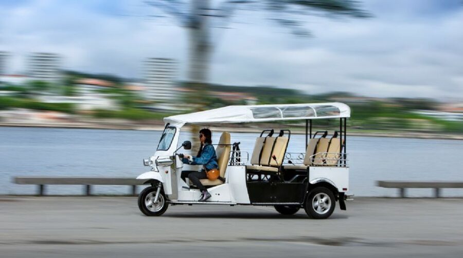 Porto: Private Sightseeing Tour by Electric Tuk Tuk - Key reasons this electric tuk tuk tour works
