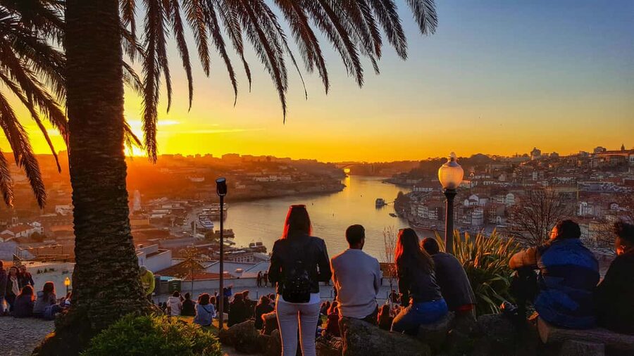 Porto: Private Sunset Walking Tour with Port Wine and Views - After the Tour: Using Jardim do Morro as Your Next Move
