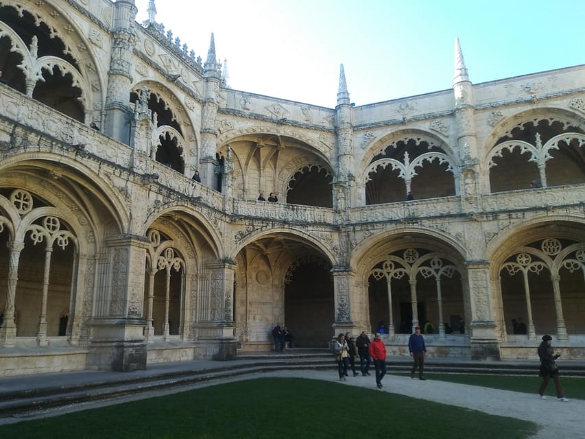 Porto Private Tour 2H - Dom Luís I Bridge, the river crossing that explains the city