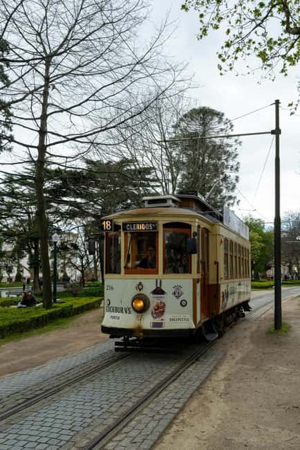 Porto Private Tour - Highlights and Tram Tickets - São Bento Station: your historic entry point