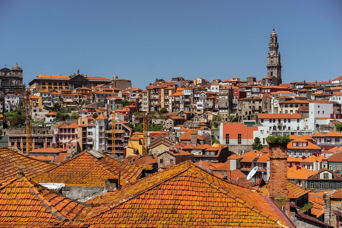 Porto: Private Tour with Locals – Highlights & Hidden Gems - Rua das Flores, a Walk Through Old Streets and Real Street Life